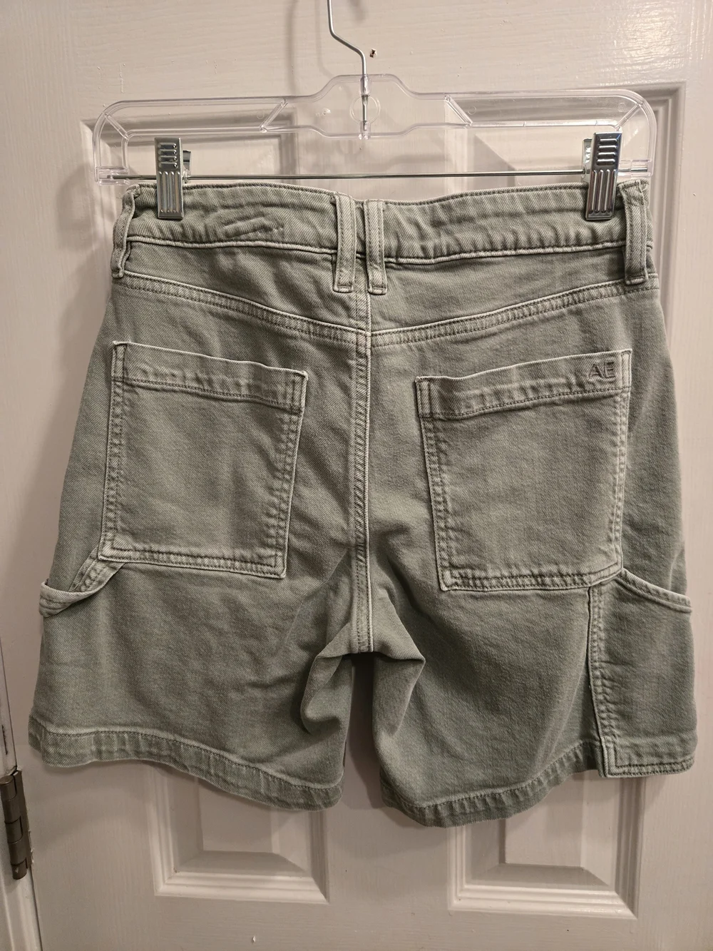 American Eagle Sage Green Utility Cargo Shorts Bermuda Stretch Women's Size 00